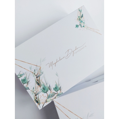 Pudełko papierowe na zdjęcia 13/18 z wiosenną grafiką i logo - wzór 1